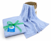 Miętowy kocyk w minimalistycznym ujęciu.png